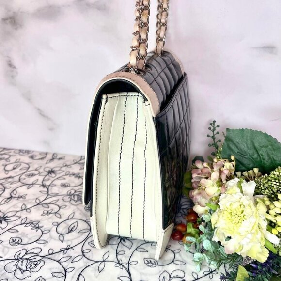 Authentic CHANEL CC Lambskin Patent Chocolate Bar Flap Bag Chain Beige Black - Picture 11 of 16